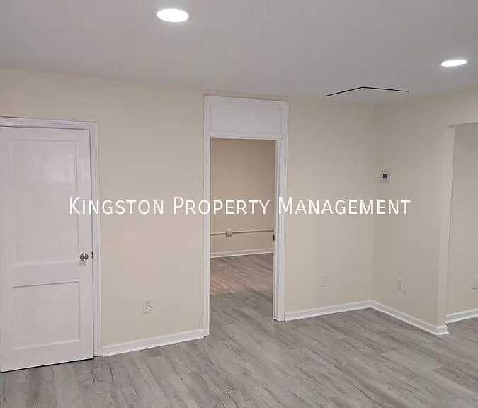 126 E Main St #3 — Photo 2