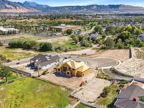 1085 W Kings Landing Ct S, South Jordan, UT 84095