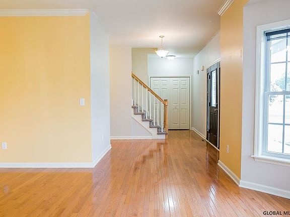 5th image of 5 Winchester Dr