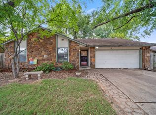 1572 E 68th St S, Tulsa, OK 74136