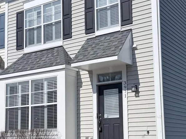 3971 Hartlake St, Woodbridge, VA 22192