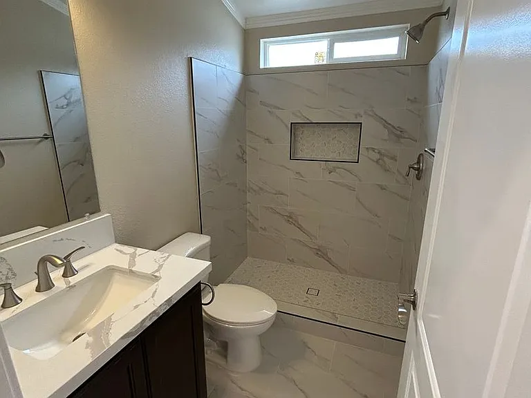 Remodeled Modern 3 Bed/2 Bath National City — Photo 23