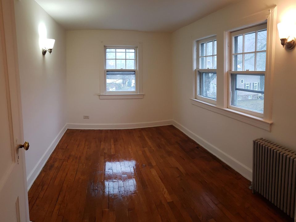 2nd image of 164 Hudson St #14