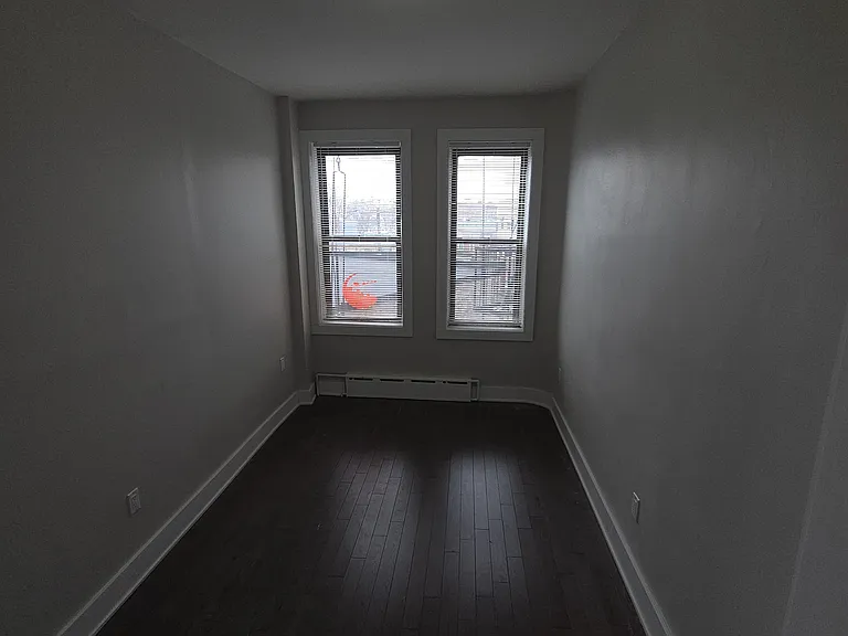 117 Sanford Pl — Photo 6