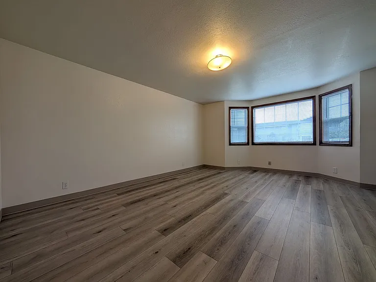 1217 R St #1 — Photo 4