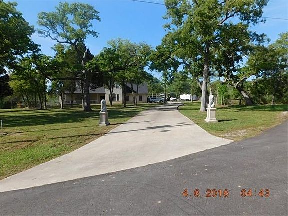 Evergreen Driveway entry