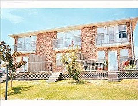 BACKYARD FACING BOAT DOCK 