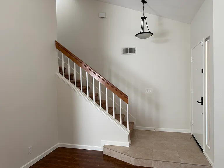 26056 Dunbar Dr — Photo 4
