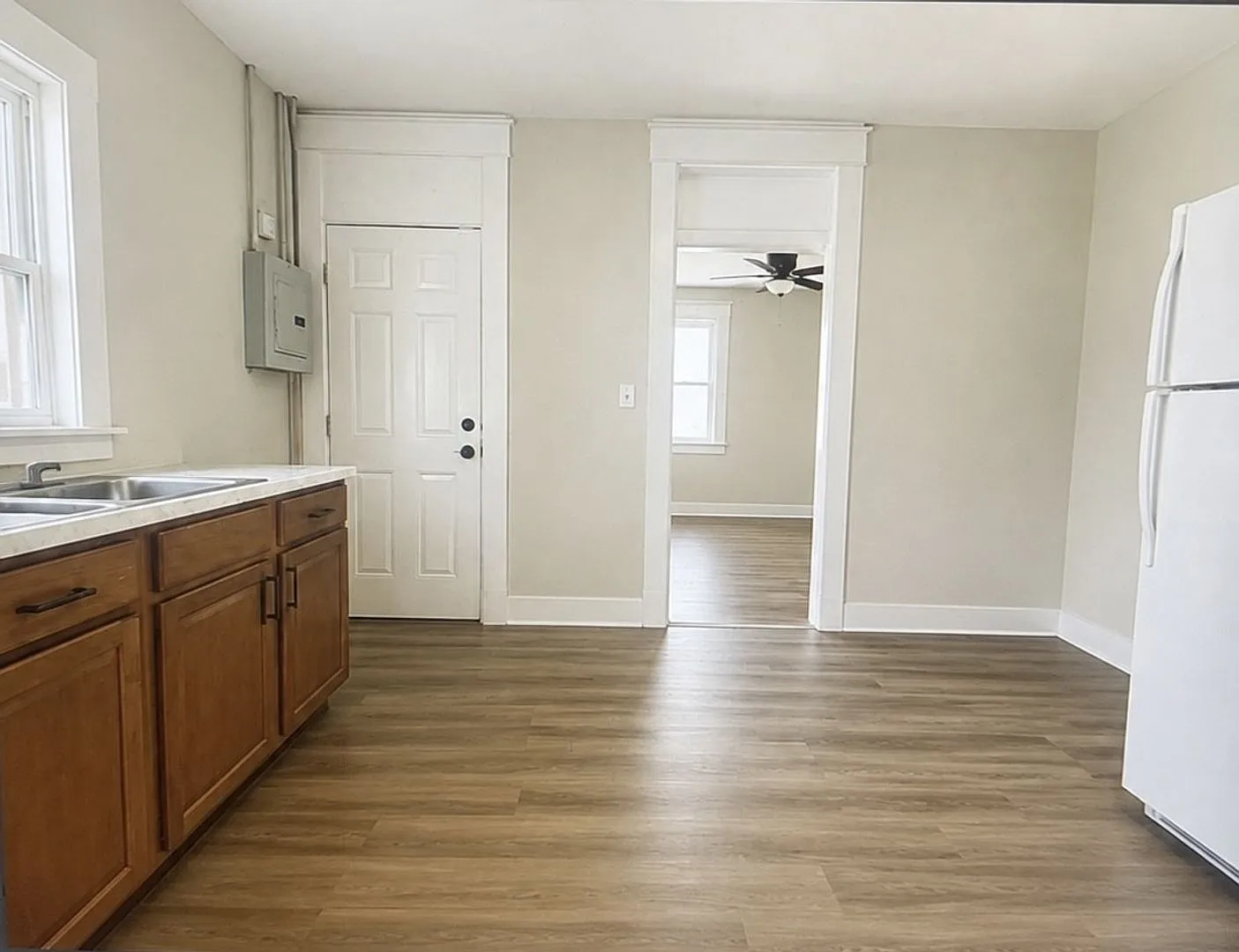 309 S McKinley Ave - Available Now! - Spacious 2br Near Ball State & The Village — Photo 1