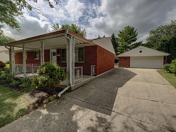 2nd image of 1873 Bordeaux Dr