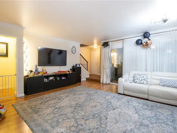 9551 Via Ricardo, Burbank, CA 91504