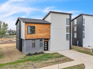 2600 W Bonnie Ln, Rogers, AR 72758