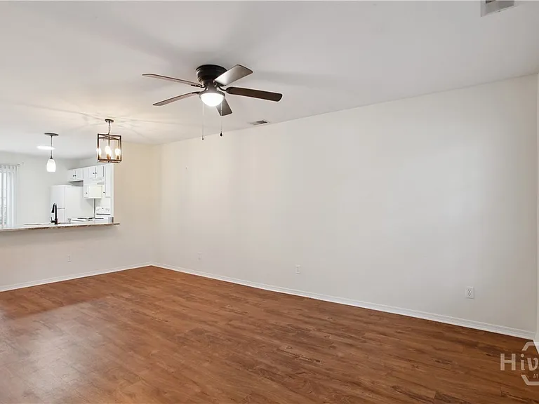 84 Fairgreen St — Photo 7