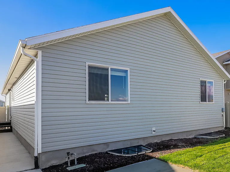 1681 E Tumwater Ln — Photo 20