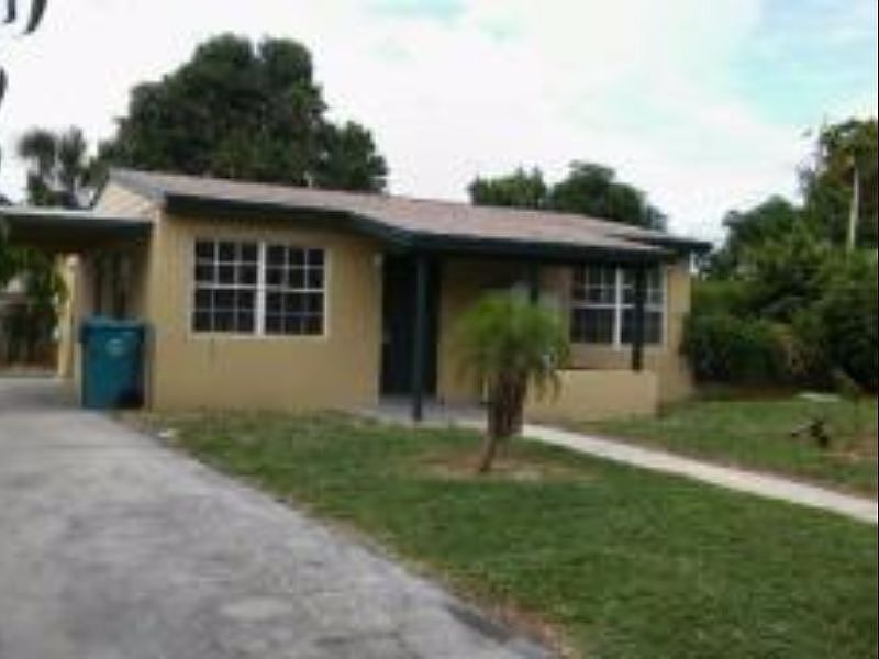 1st image of 125 Flamingo Dr