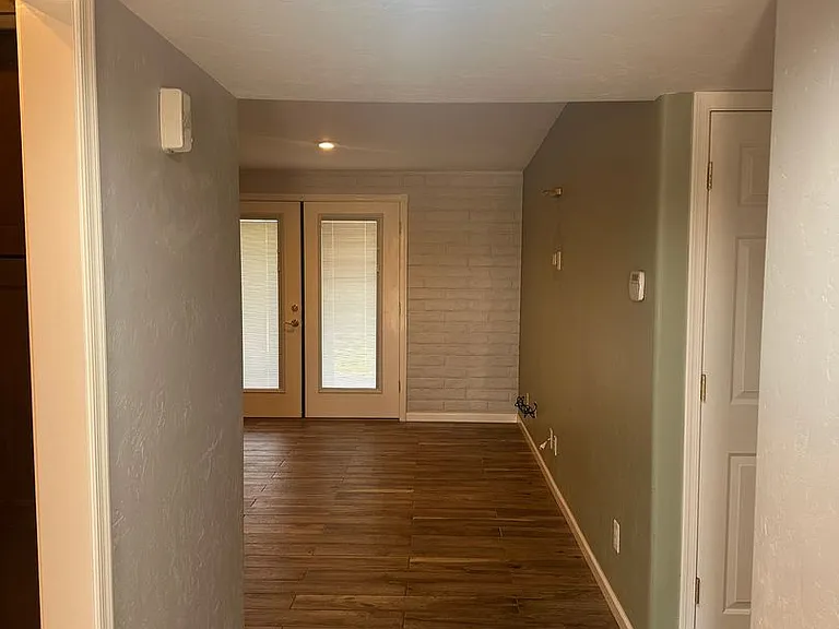 7221 E Brooks Dr — Photo 2