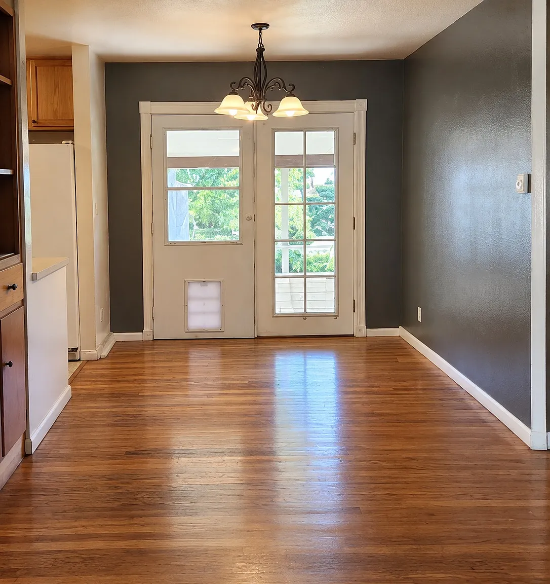 3 bed, 2052 sqft, $2,200 — Photo 3