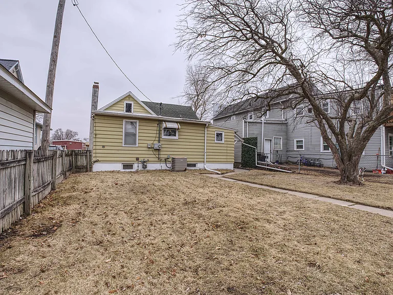 504 N 4th St — Photo 11