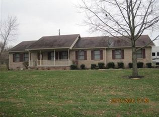1702 Thatchers Mill Rd, Paris, KY 40361
