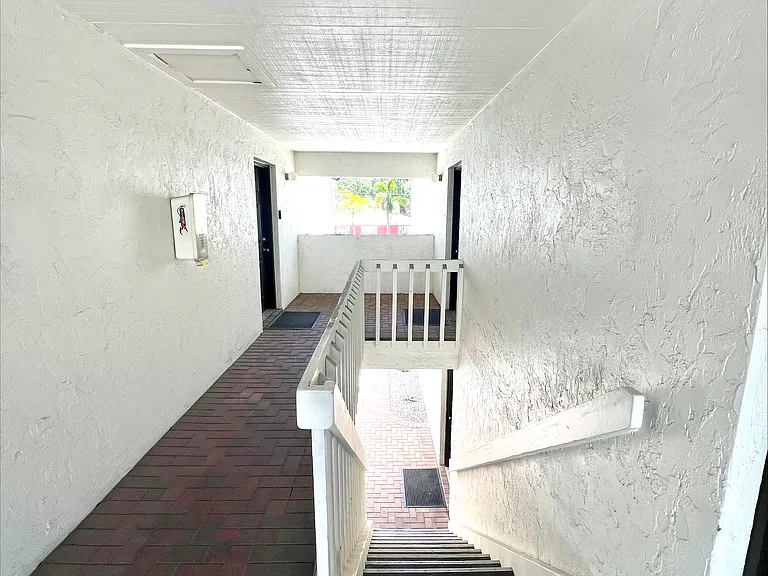 631 N Orange Ave #208 — Photo 5