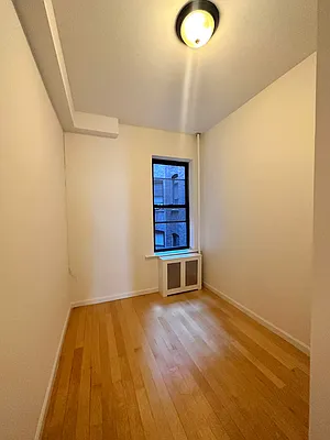 Rented by Urban Real Estate Property Group Inc | media 4