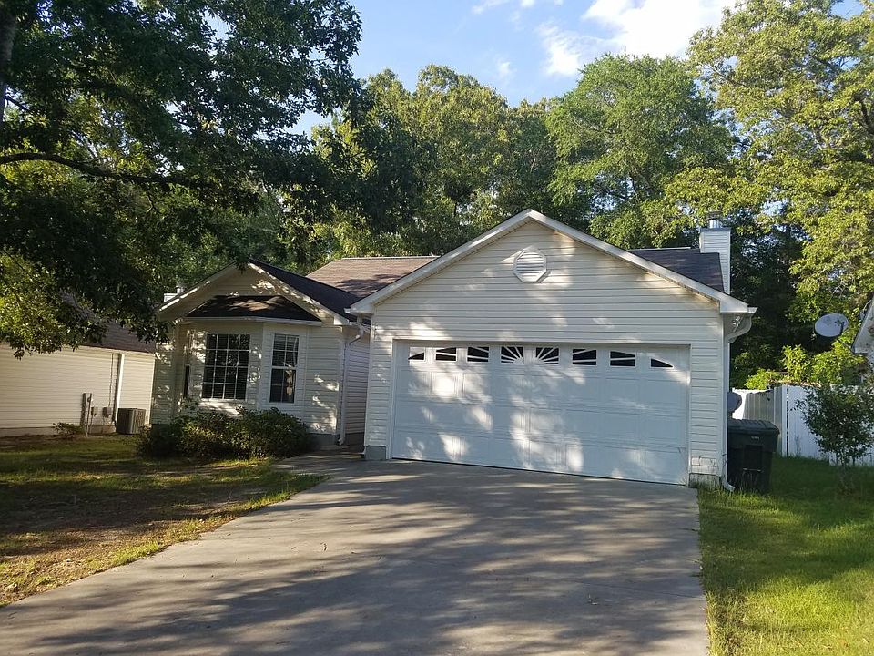 Great home, ready to move in November 1, 2018