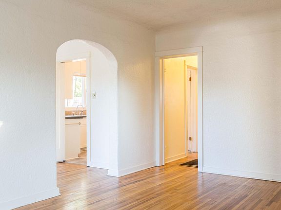 4th image of 2716 Lead Ave SE APT A