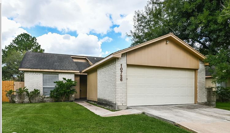 1st image of 10726 Highland Woods Dr
