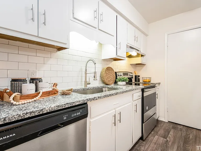 1208 Schaub Dr #I — Photo 10