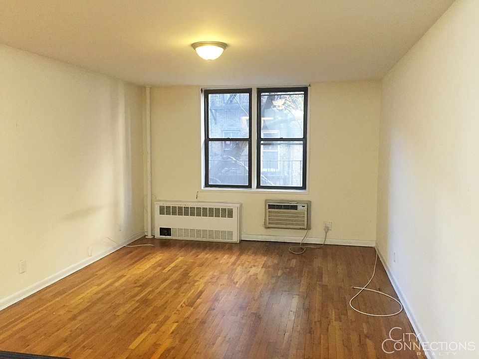 2nd image of 139 E 27th St APT 4D