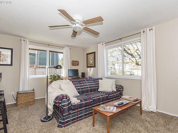5th image of 15190 SW Merryman St