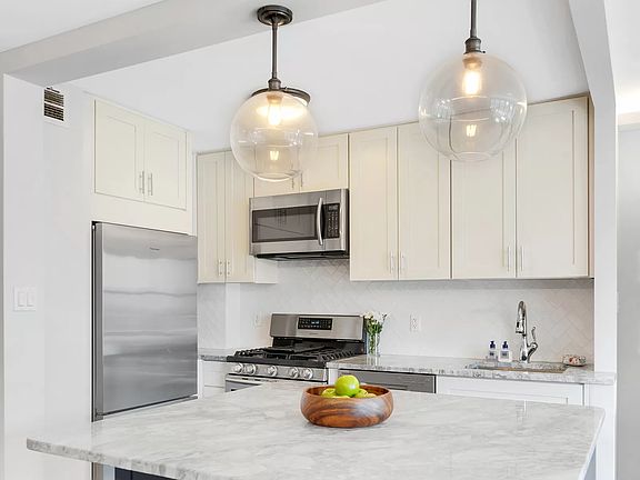 5th image of 251 E 32nd St #16E