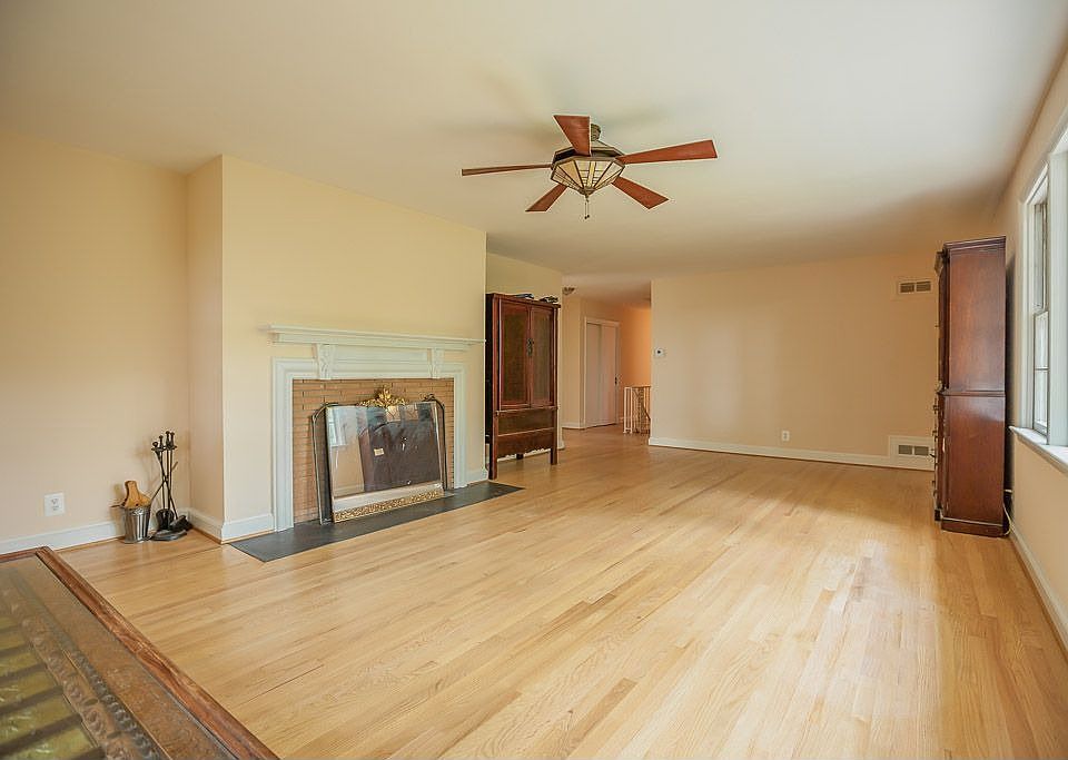 1st image of 2737 N Wakefield St