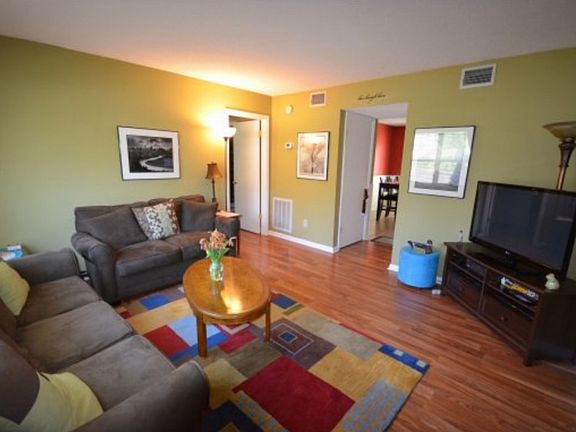 3rd image of 1610 Herrin Dr #0