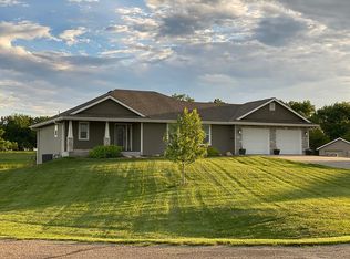 9835 Greenview Dr, Meriden, KS 66512