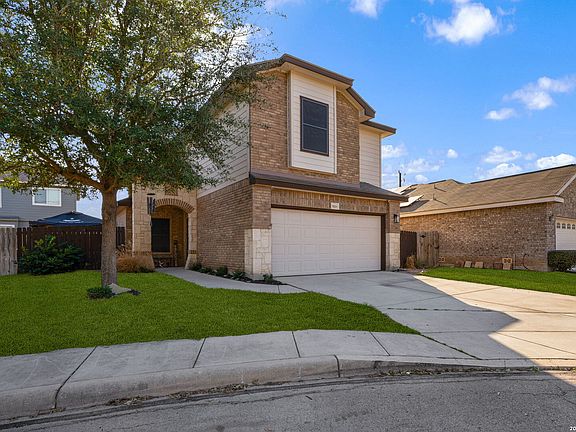 3rd image of 9810 Leubeck Ranch