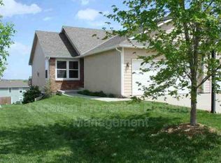 910 N Gunnison Way, Lawrence, KS 66049