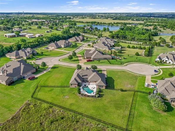 800 Yasmin Ct, Forney, TX 75126