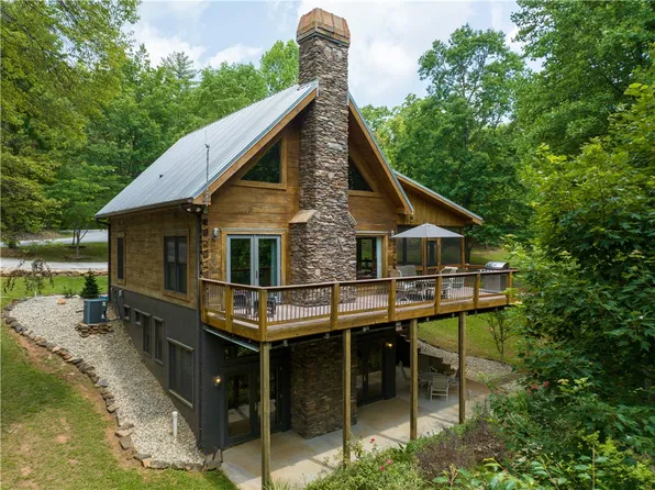 831 Lenore B Ln, Mountain Rest, SC 29664