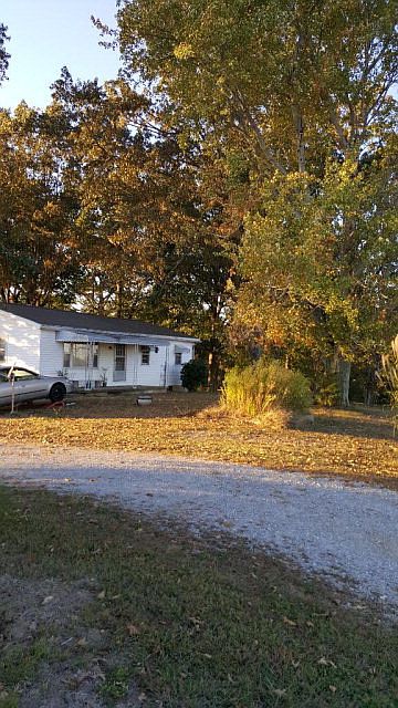 2nd image of 7660 Fairview Rd