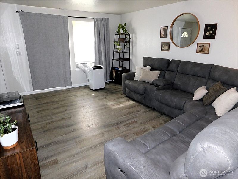 4th image of 4301 S 4th Avenue