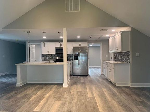 2nd image of 216 Sussex St #2B
