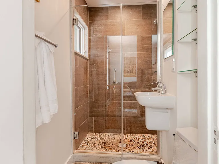 65 Arlington St #1 — Photo 11