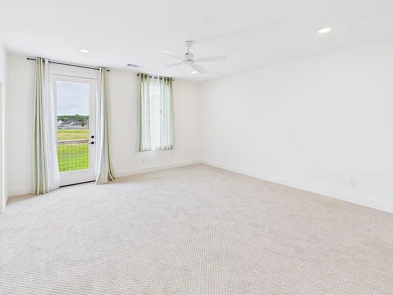 9609 Valeca Dr — Photo 17