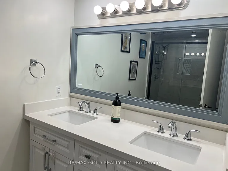 637 Lake Shore Blvd W #513 — Photo 13