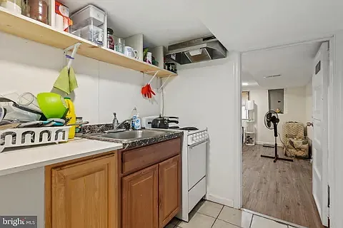 3 bed, 1600 sqft, $1,800 — Photo 2