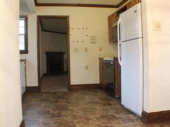 5th image of 598 Townhouse Ln