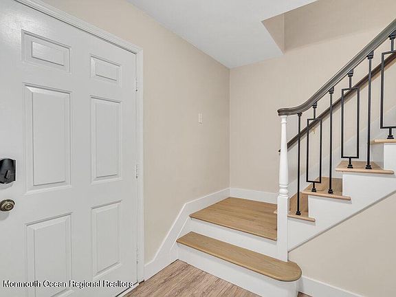 5th image of 637 Buenaventura Ct