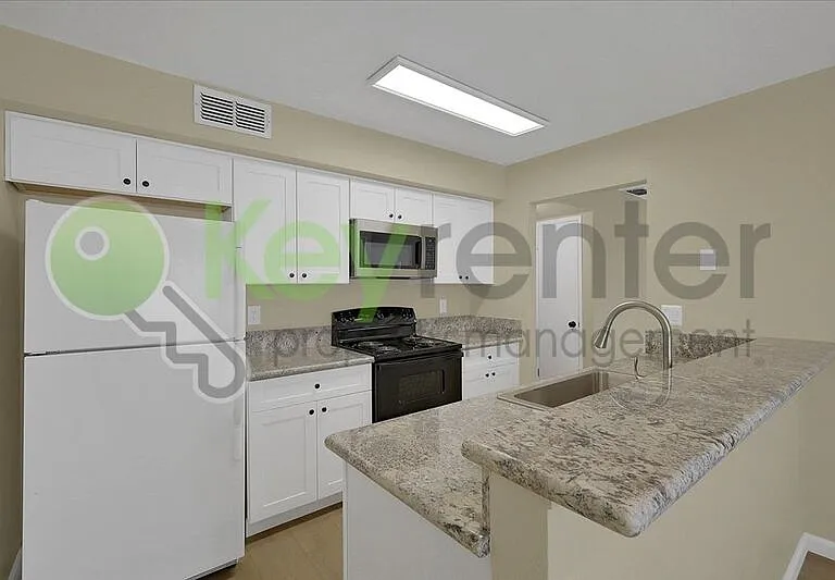 600 Del Verde Cir #2 — Photo 10