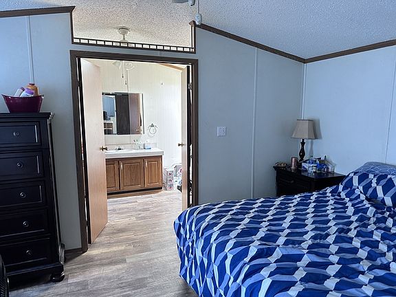 5th image of 641 W Walnut St #18